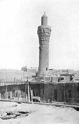 Baghdad, minaret in Suk el Ghazl