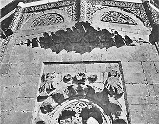 Nigdeh, tomb of Havanda, detail of window.